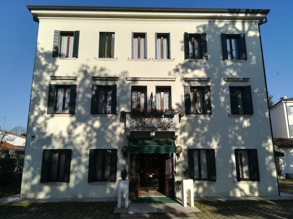 Hotel Scala Тревизо Екстериор снимка