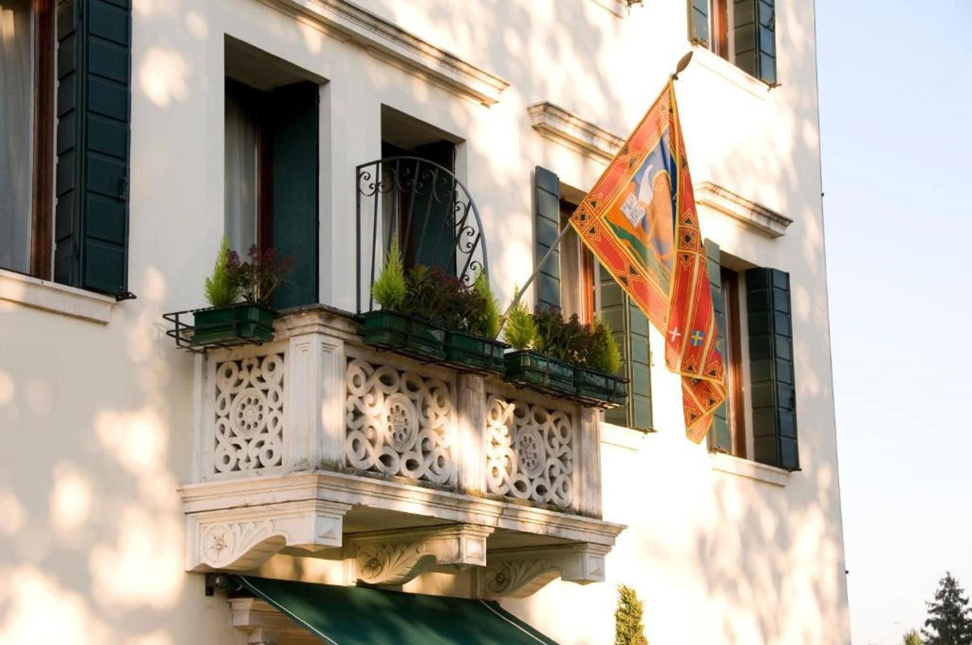 Hotel Scala Тревизо Екстериор снимка