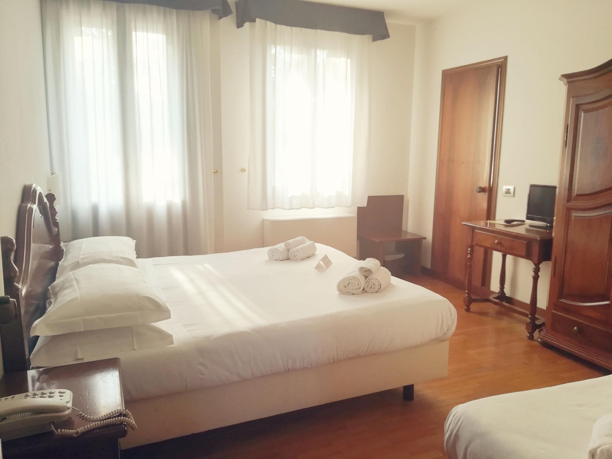 Hotel Scala Тревизо Екстериор снимка